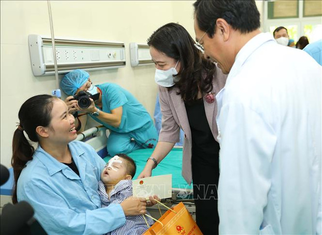“微笑唇腭裂宝宝”计划帮助数万名越南唇腭裂患儿绽放微笑 ảnh 1 “微笑唇腭裂宝宝”计划帮助数万名越南唇腭裂患儿绽放微笑 ảnh 1