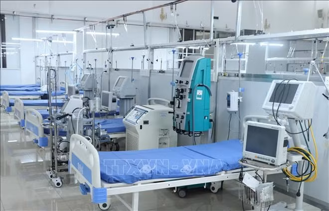 政府总理要求卫生部研究实施专家提出的药品和医疗物资短缺情况的解决方案 ảnh 1 政府总理要求卫生部研究实施专家提出的药品和医疗物资短缺情况的解决方案 ảnh 1