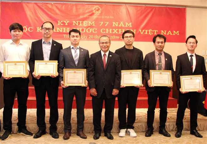 八月革命和九·二国庆77周年:越南驻日本大使馆举行旅日越南人见面会 ảnh 1 八月革命和九·二国庆77周年:越南驻日本大使馆举行旅日越南人见面会 ảnh 1