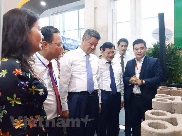 2022年河内辅助工业展销会正式开幕 ảnh 2 2022年河内辅助工业展销会正式开幕 ảnh 2