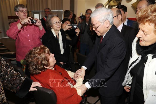 越南共产党领导就雷蒙德·迪恩女士逝世向法国共产党致慰问电 ảnh 2 越南共产党领导就雷蒙德·迪恩女士逝世向法国共产党致慰问电 ảnh 2