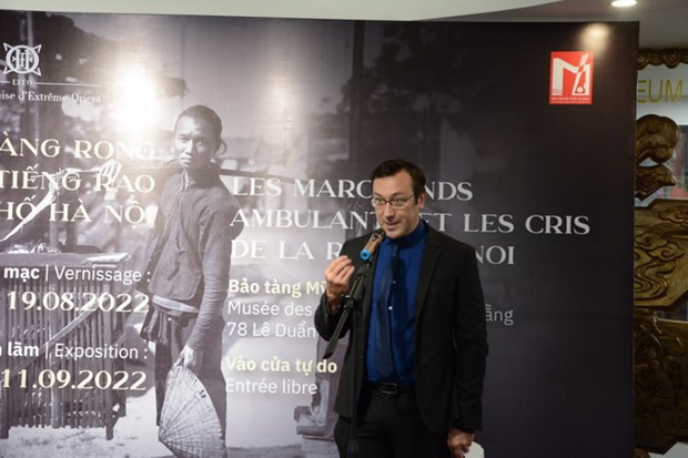 “河内街头上的摊贩和吆喝声”图片展在岘港市举行 ảnh 1