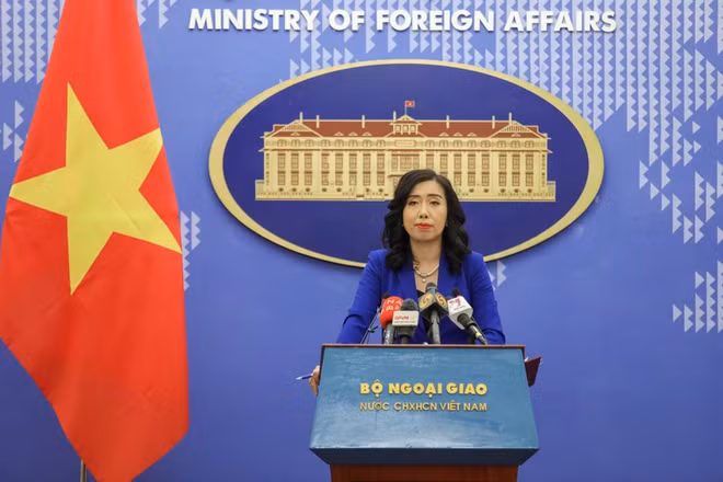 外交部例行记者会：采取必要的公民保护措施 ảnh 1