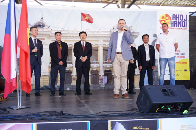 “你好！河内”美食文化节在捷克举行 ảnh 2