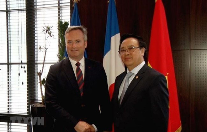 越南共产党代表团对法国进行工作访问 ảnh 1 越南共产党代表团对法国进行工作访问 ảnh 1