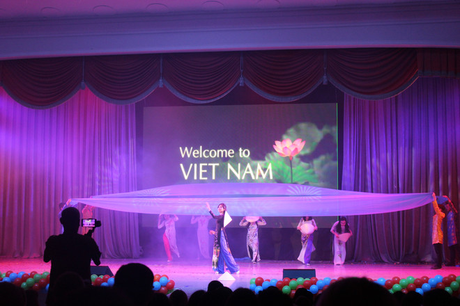 俄罗斯乌拉尔亚洲选美比赛越南佳丽喜获季军 ảnh 2 俄罗斯乌拉尔亚洲选美比赛越南佳丽喜获季军 ảnh 2