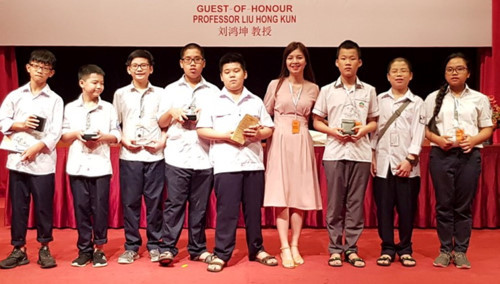 越南学生在亚太地区数学奥林匹克竞赛获得5枚金牌 ảnh 1 越南学生在亚太地区数学奥林匹克竞赛获得5枚金牌 ảnh 1
