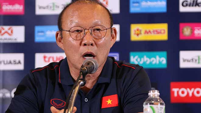 越南男足参加泰国王杯足球赛赛前记者会 ảnh 1 越南男足参加泰国王杯足球赛赛前记者会 ảnh 1