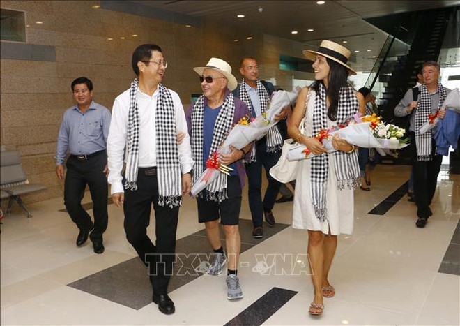 托特纳姆球队金主乔·刘易斯重返芹苴市旅游 ảnh 1