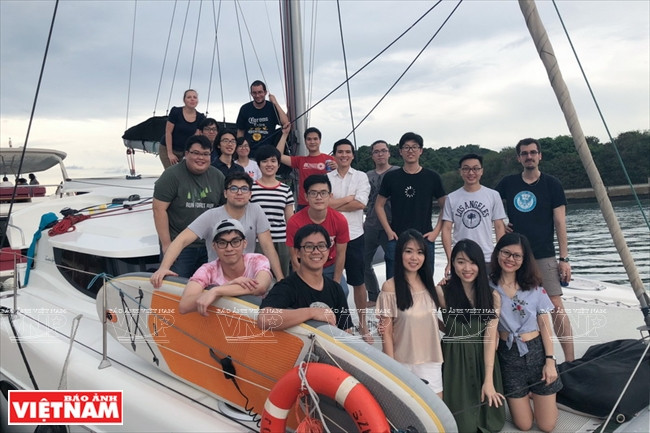 范光强副教授与“越南制造”机器人的蓝图 ảnh 2 范光强副教授与“越南制造”机器人的蓝图 ảnh 2