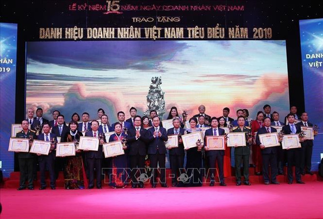 越南政府总理阮春福：政府将当好企业发展的坚强后盾 ảnh 2