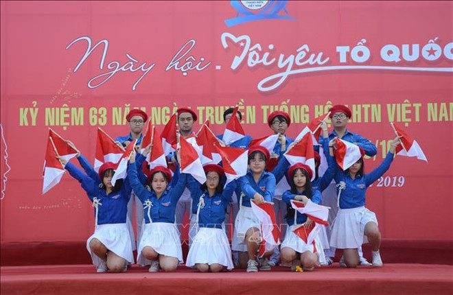 “我爱我祖国”活动在金瓯和岘港等地举行 ảnh 2