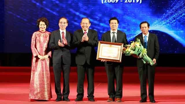 越南律师传统日74周年暨越南律师联合会成立10周年纪念典礼在河内举行 ảnh 1 越南律师传统日74周年暨越南律师联合会成立10周年纪念典礼在河内举行 ảnh 1