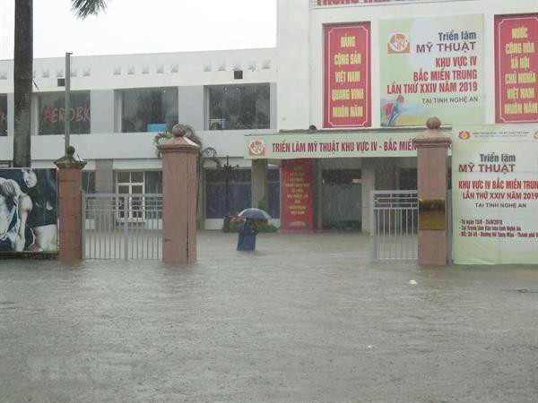 洪水给越南多地造成巨大人员和财产损失 ảnh 1