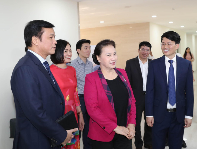 越南国会主席阮氏金银出席《人民代表报》更名升级10周年纪念活动 ảnh 1 越南国会主席阮氏金银出席《人民代表报》更名升级10周年纪念活动 ảnh 1