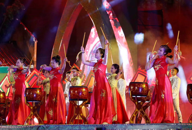 阮春福出席会安古镇和美山圣地被联合国教科文组织列入世界文化遗产名录20周年纪念典礼 ảnh 1