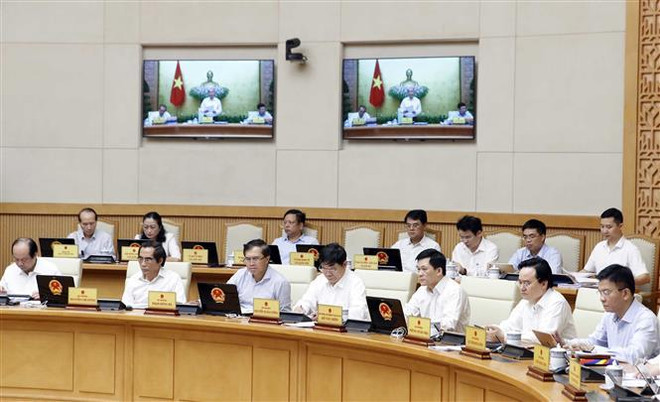 越南政府总理阮春福召开政府8月份例行会议 ảnh 3