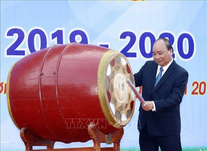 阮春福总理出席河内市山西高中学校开学典礼 ảnh 1