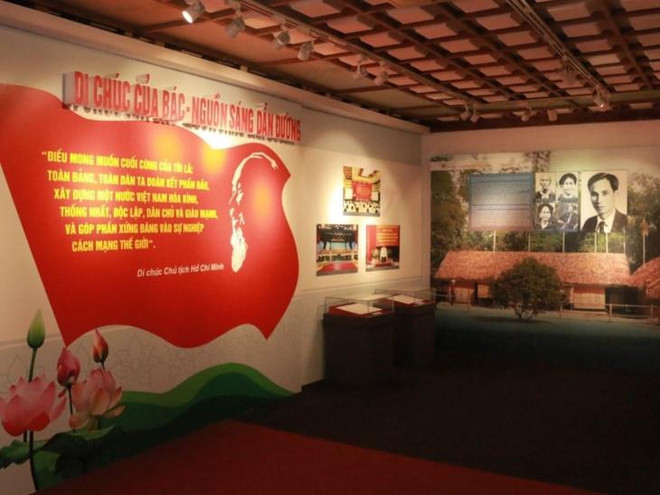 践行胡志明主席遗嘱50周年摄影展 ảnh 1 践行胡志明主席遗嘱50周年摄影展 ảnh 1