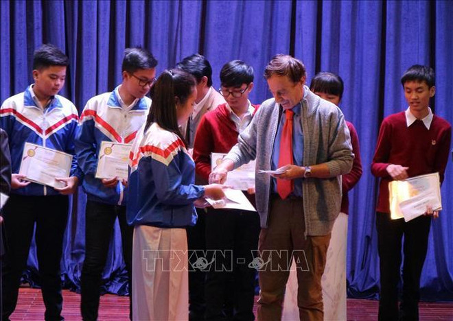 越南优秀学生荣获瓦莱奖学金 ảnh 1 越南优秀学生荣获瓦莱奖学金 ảnh 1
