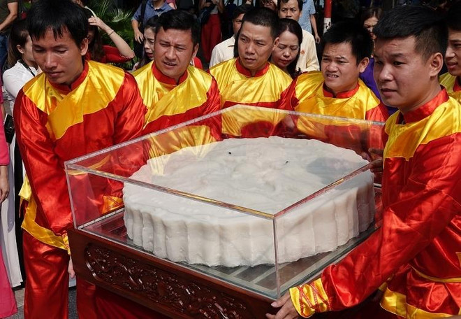 一对超大的中秋月饼破越南纪录 ảnh 3 一对超大的中秋月饼破越南纪录 ảnh 3