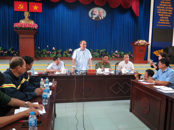 胡志明市市委书记阮善仁亲自慰问火灾事故受灾家庭 ảnh 1 胡志明市市委书记阮善仁亲自慰问火灾事故受灾家庭 ảnh 1