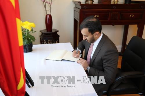 各国大使及各国际组织代表悼念越南前政府总理潘文凯 ảnh 2