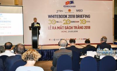 2018年欧盟驻越南工商会白皮书在胡志明市正式公布 ảnh 1 2018年欧盟驻越南工商会白皮书在胡志明市正式公布 ảnh 1
