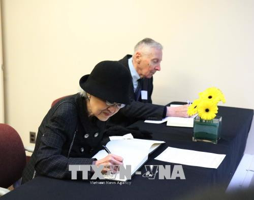 各国大使及各国际组织代表悼念越南前政府总理潘文凯 ảnh 3