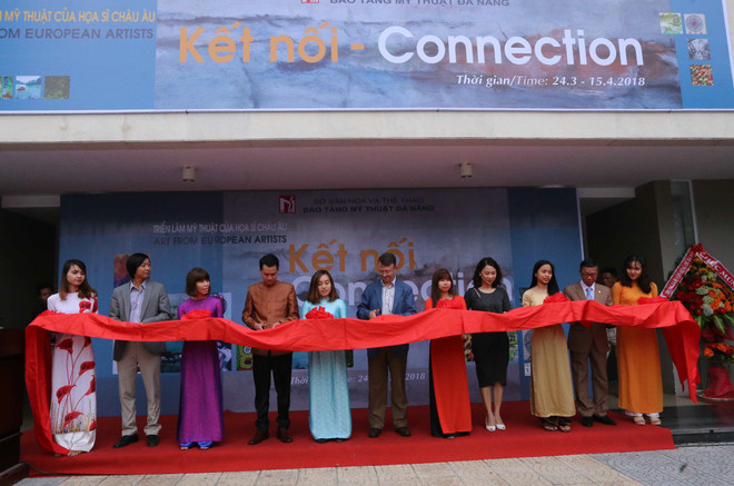 欧洲画家美术展亮相岘港市 加深岘港市与国际朋友的团结友谊 ảnh 1