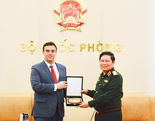 国防部部长吴春历会见以色列驻越大使 ảnh 1