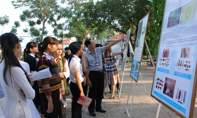 平福省举行历史文化遗址和名胜古迹的图片展 ảnh 2