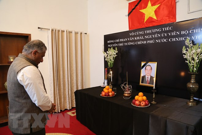 越南驻世界多国举行前总理潘文凯吊唁仪式 ảnh 2 越南驻世界多国举行前总理潘文凯吊唁仪式 ảnh 2