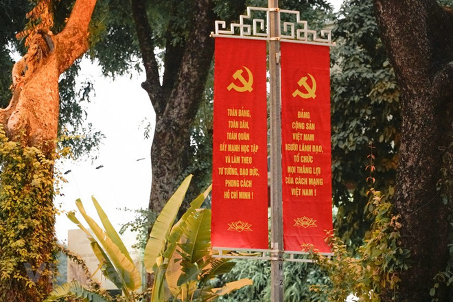 组图:首都河内街道装灯结彩,喜迎越共十三大 ảnh 15 组图:首都河内街道装灯结彩,喜迎越共十三大 ảnh 15