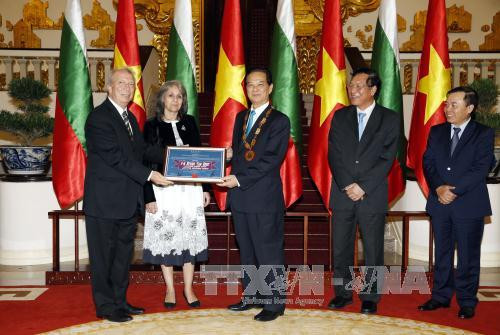 越南政府总理阮晋勇会见保加利亚副总统玛加丽塔•波波娃 ảnh 2