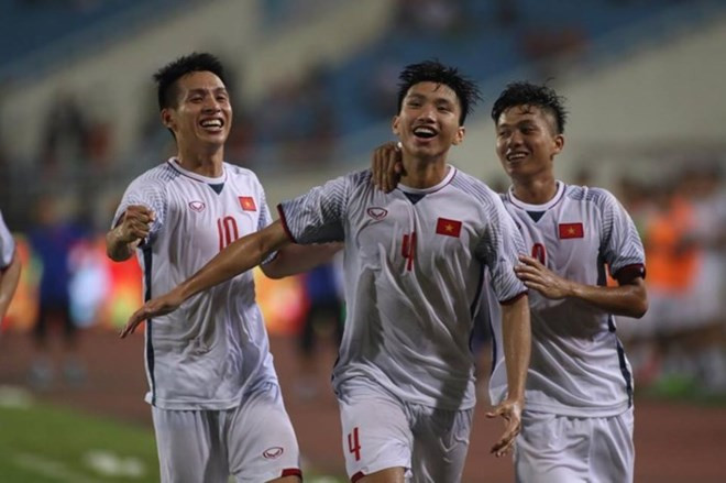 越南U23队1-0阿曼U23队:后卫文厚再现世界级进球 ảnh 1 越南U23队1-0阿曼U23队:后卫文厚再现世界级进球 ảnh 1