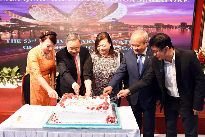 新加坡53周年国庆见面会在胡志明市举行 ảnh 1