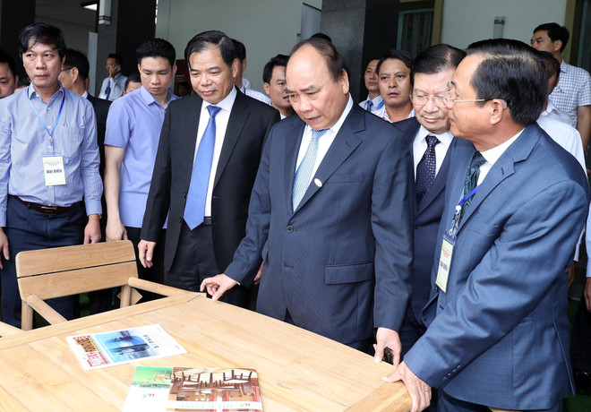 阮春福:力争将木材和林产品发展成为出口拳头产品 ảnh 2 阮春福:力争将木材和林产品发展成为出口拳头产品 ảnh 2