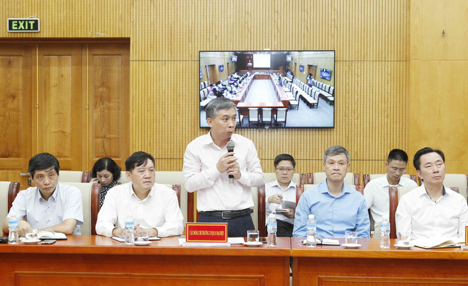 越共中央民运部长会见新任驻外大使和代表机构首席代表 ảnh 2