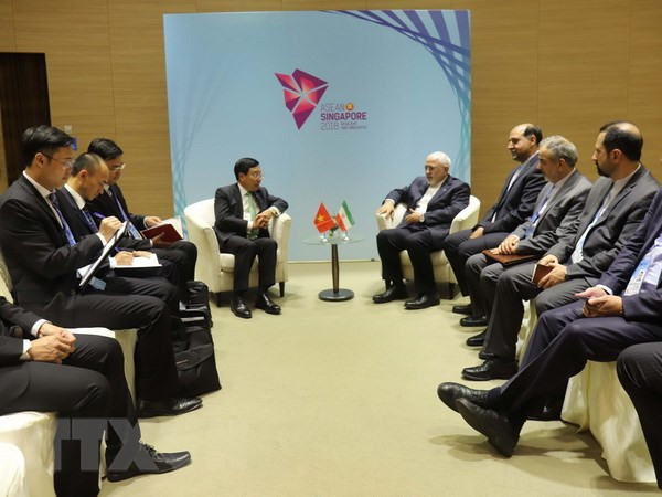 新加坡AMM 51:范平明分别会见日本外务省大臣河野太郎和伊朗外长扎里夫 ảnh 2 新加坡AMM 51:范平明分别会见日本外务省大臣河野太郎和伊朗外长扎里夫 ảnh 2