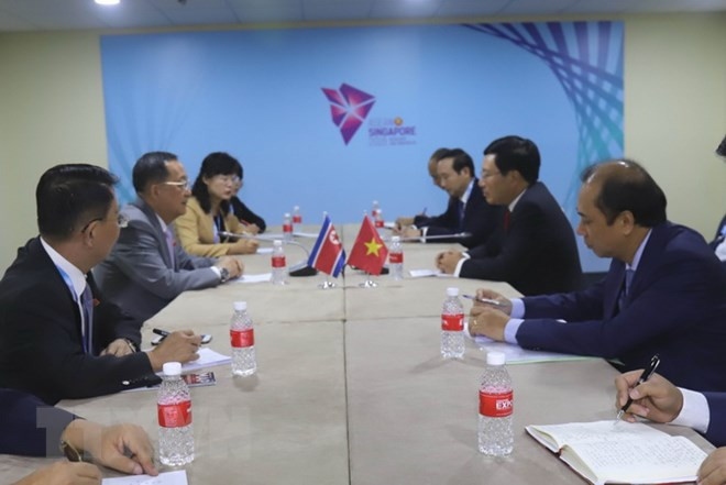 政府副总理兼外交部长范平明会见朝鲜外交部长李勇浩 ảnh 2 政府副总理兼外交部长范平明会见朝鲜外交部长李勇浩 ảnh 2