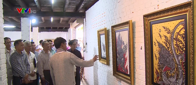 越老泰“连接湄公河两岸”美术展在老挝举行 ảnh 1 越老泰“连接湄公河两岸”美术展在老挝举行 ảnh 1