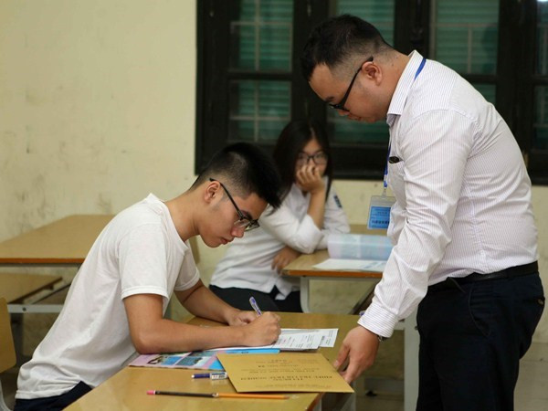 和平省2018年国家高中毕业和大学入学统一考试成绩中违法行为遭起诉 ảnh 1 和平省2018年国家高中毕业和大学入学统一考试成绩中违法行为遭起诉 ảnh 1