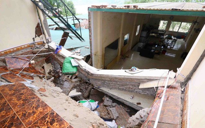 和平省暴雨滑坡严重 郑廷勇副总理亲自赴现场视察指导工作 ảnh 2 和平省暴雨滑坡严重 郑廷勇副总理亲自赴现场视察指导工作 ảnh 2