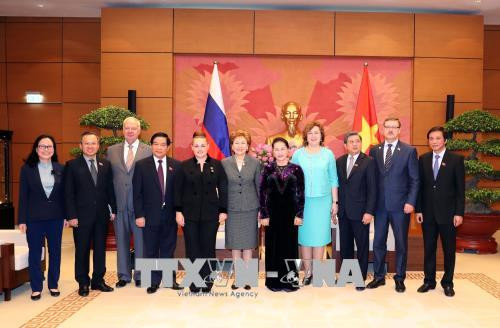 国会主席阮氏金银会见赴越出席APPF-26的俄罗斯联邦议会领导 ảnh 1