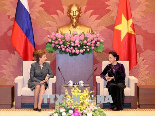 国会主席阮氏金银会见赴越出席APPF-26的俄罗斯联邦议会领导 ảnh 3