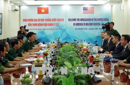 美国驻越大使探访175军医院 ảnh 1 美国驻越大使探访175军医院 ảnh 1