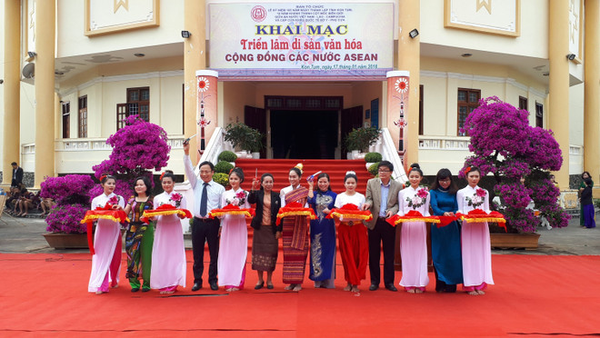 东盟共同体文化遗产展览会在越南昆嵩省开展 ảnh 1