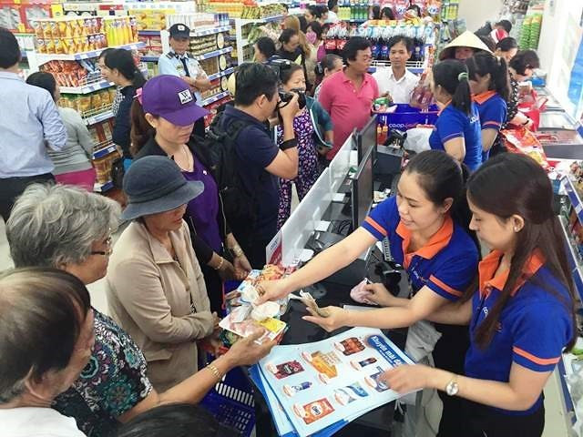 胡志明市各职能单位努力确保工人过好年 ảnh 1