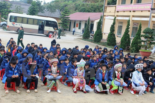 严寒天气来袭 北部山区人民主动抵御严寒天气 ảnh 1 严寒天气来袭 北部山区人民主动抵御严寒天气 ảnh 1